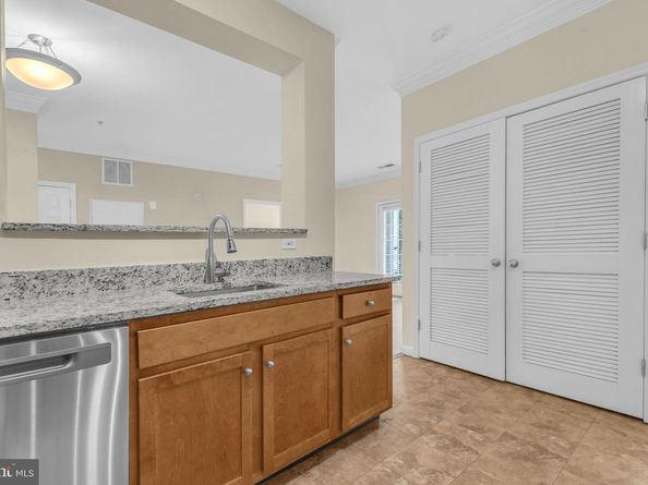 4850 Eisenhower Avenue 201, Alexandria VA 22304