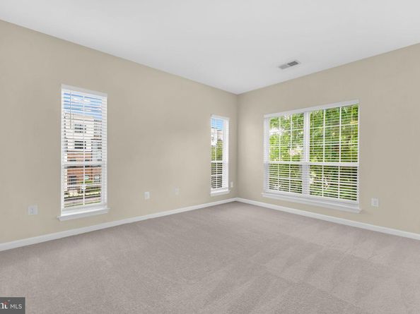 4850 Eisenhower Avenue 201, Alexandria VA 22304