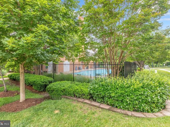 4850 Eisenhower Avenue 201, Alexandria VA 22304