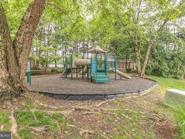 4850 Eisenhower Avenue 201, Alexandria VA 22304