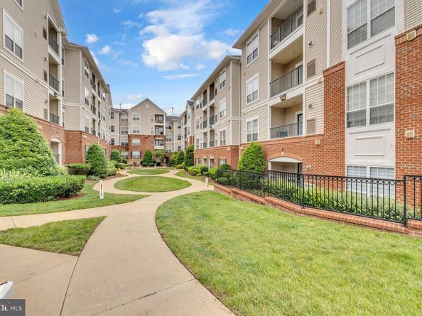 4850 Eisenhower Avenue 201, Alexandria VA 22304