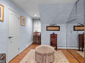 80 High Point W, Huntingdon Valley PA 19006