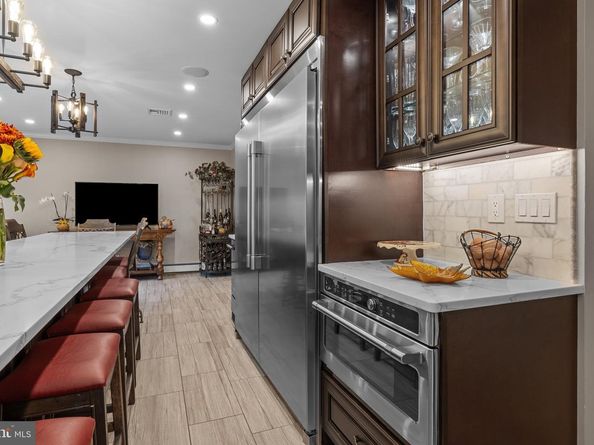 80 High Point W, Huntingdon Valley PA 19006
