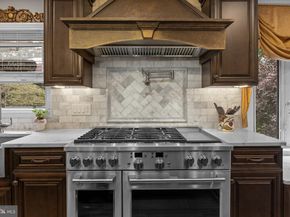 80 High Point W, Huntingdon Valley PA 19006