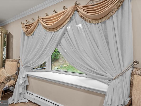 80 High Point W, Huntingdon Valley PA 19006