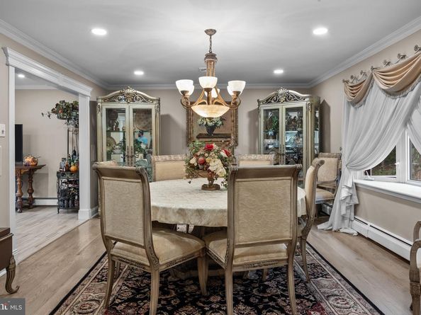 80 High Point W, Huntingdon Valley PA 19006