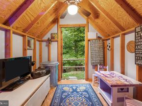 80 High Point W, Huntingdon Valley PA 19006