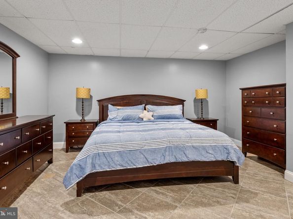 80 High Point W, Huntingdon Valley PA 19006