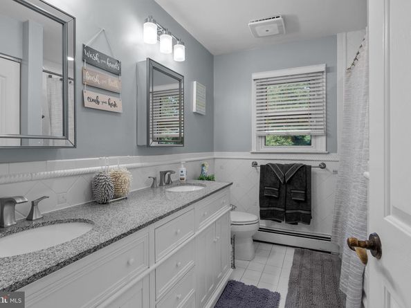 80 High Point W, Huntingdon Valley PA 19006