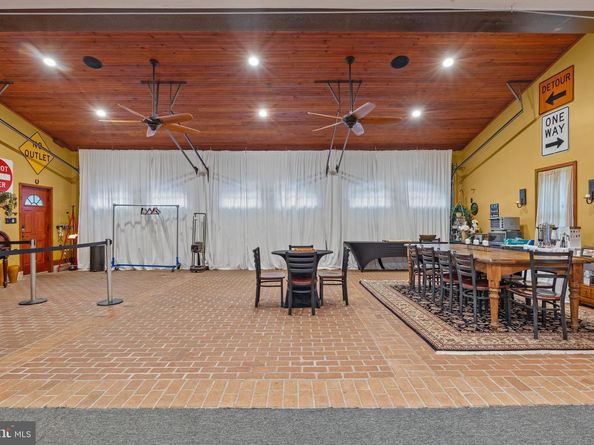 80 High Point W, Huntingdon Valley PA 19006
