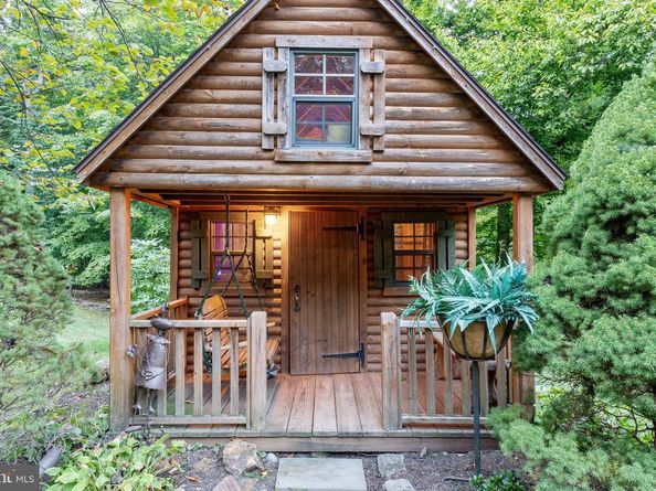 80 High Point W, Huntingdon Valley PA 19006