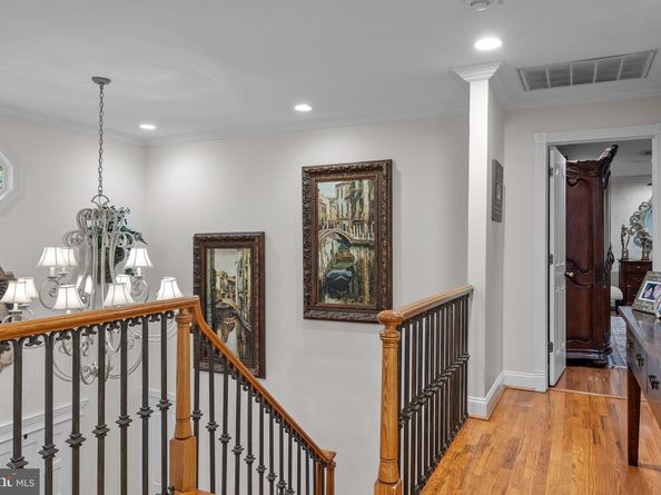 80 High Point W, Huntingdon Valley PA 19006