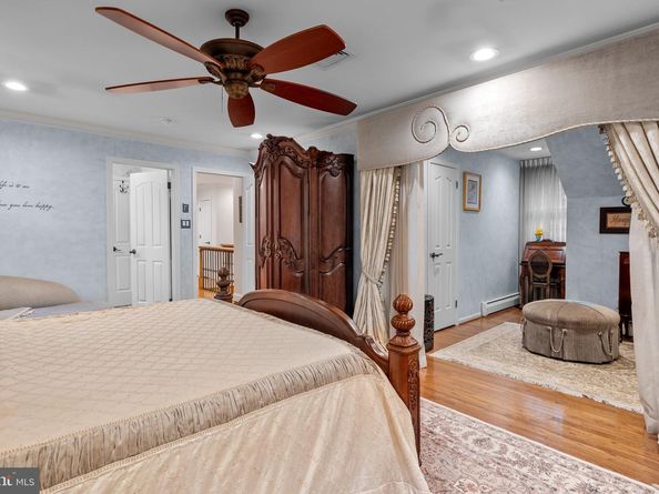 80 High Point W, Huntingdon Valley PA 19006