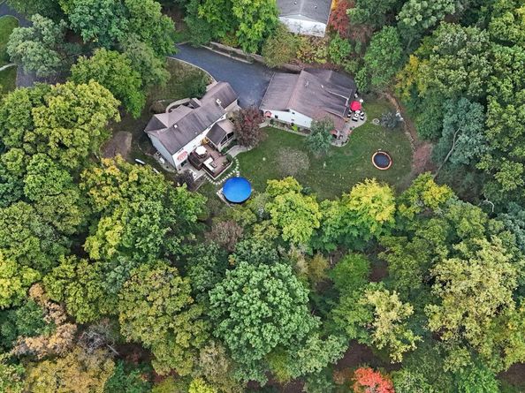 80 High Point W, Huntingdon Valley PA 19006