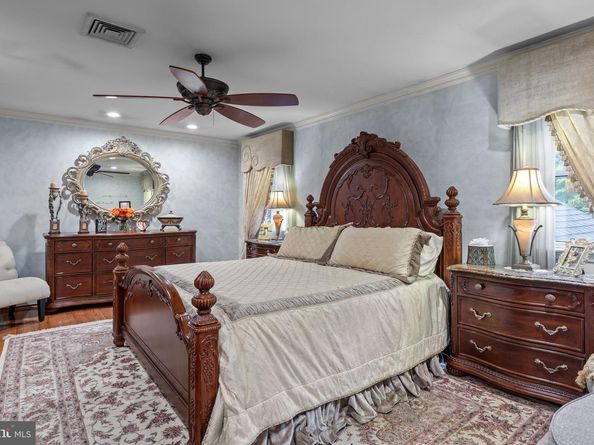 80 High Point W, Huntingdon Valley PA 19006