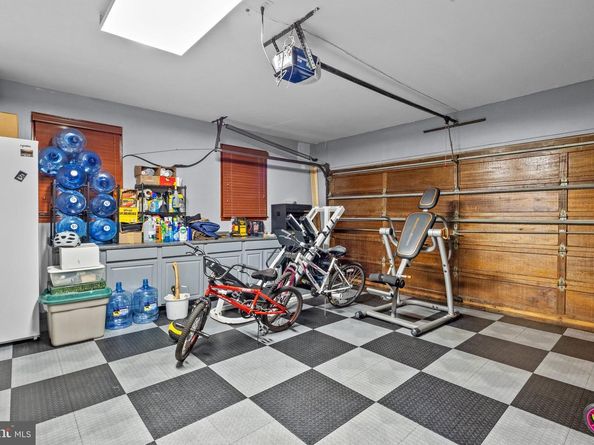 80 High Point W, Huntingdon Valley PA 19006