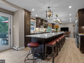 80 High Point W, Huntingdon Valley PA 19006