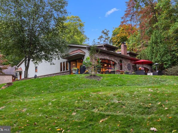 80 High Point W, Huntingdon Valley PA 19006