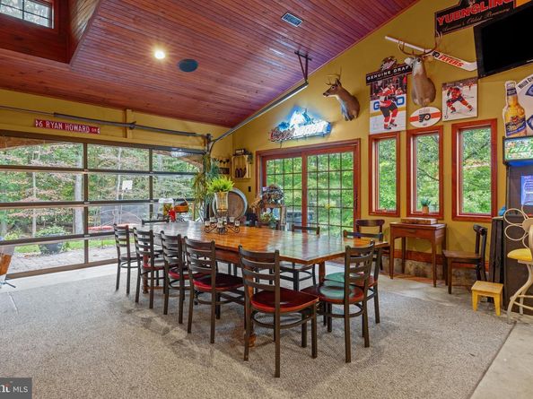 80 High Point W, Huntingdon Valley PA 19006