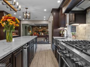 80 High Point W, Huntingdon Valley PA 19006