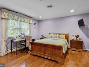 80 High Point W, Huntingdon Valley PA 19006