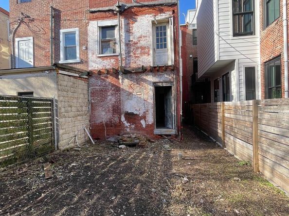 1225 N 6TH Street, Philadelphia PA 19122