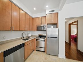 30 Half Moon Isle, Jersey City NJ 07305-5408