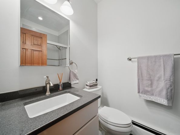 30 Half Moon Isle, Jersey City NJ 07305-5408