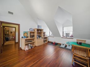 30 Half Moon Isle, Jersey City NJ 07305-5408