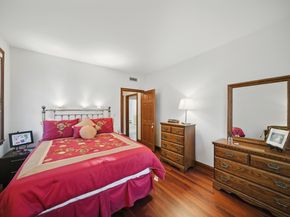30 Half Moon Isle, Jersey City NJ 07305-5408
