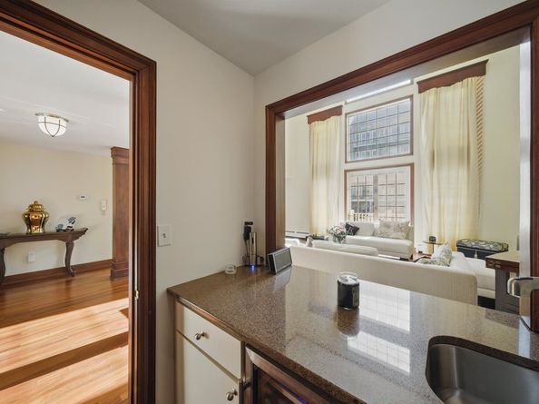 30 Half Moon Isle, Jersey City NJ 07305-5408
