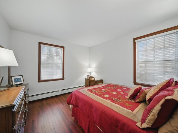 30 Half Moon Isle, Jersey City NJ 07305-5408