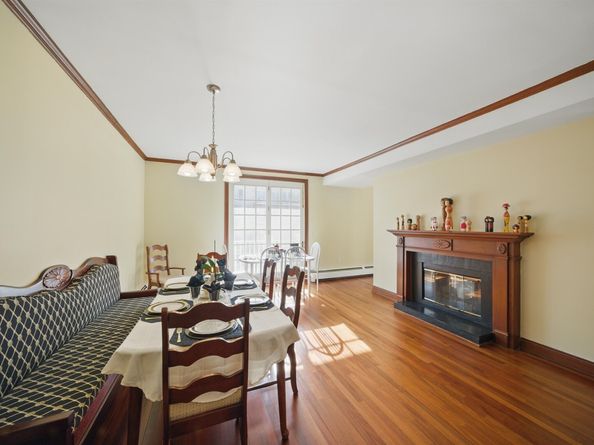 30 Half Moon Isle, Jersey City NJ 07305-5408