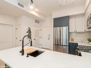 425 3rd St 219, Jersey City NJ 07302
