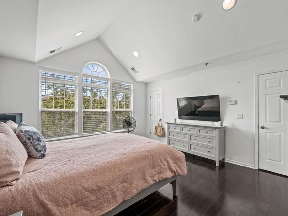 32 Marina Dr, Bayonne NJ 07002