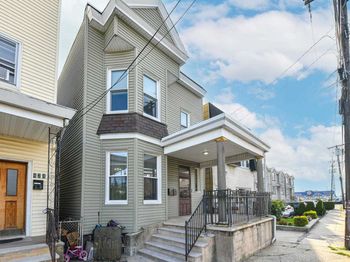 426 Hancock Pl