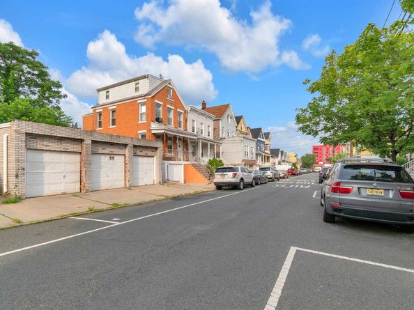 9 East 15th St, Bayonne NJ 07002