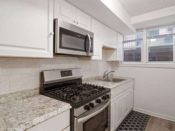 154 Bowers St B, Jersey City NJ 07307-2924