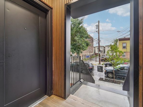 20 Marion Pl, Jersey City NJ 07306