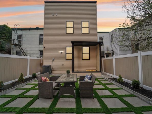20 Marion Pl, Jersey City NJ 07306
