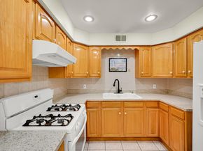 395 Whimbrel Lane 395, Secaucus NJ 07094