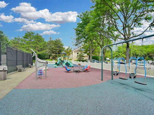 395 Whimbrel Lane 395, Secaucus NJ 07094