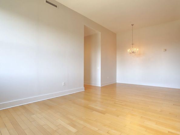 4 Beacon Way 302, Jersey City NJ 07304
