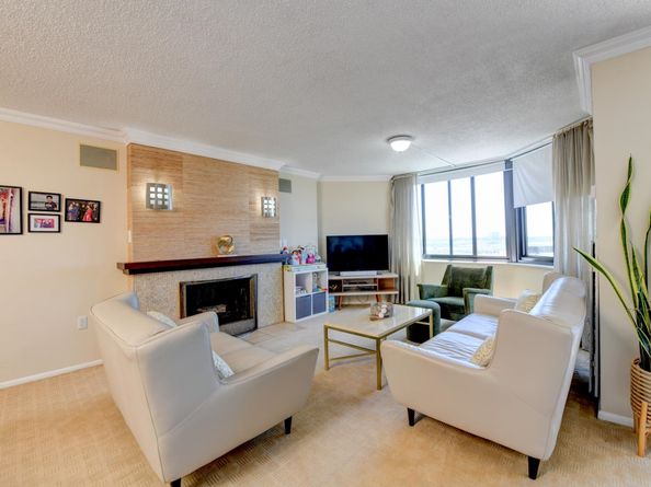 1528 Harmon Cove Tower 1528, Secaucus NJ 07094