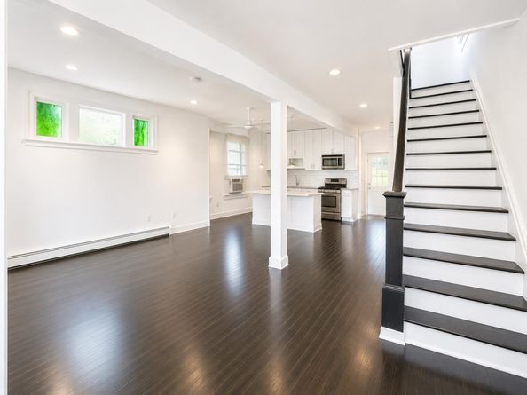 528 Undercliff Ave, Edgewater NJ 07020-1593