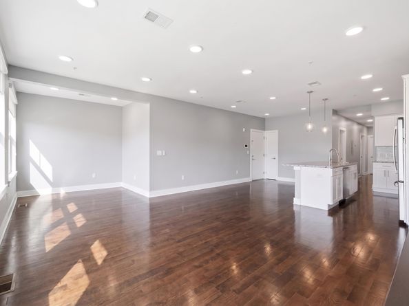 50 Laidlaw Ave 2, Jersey City NJ 07306