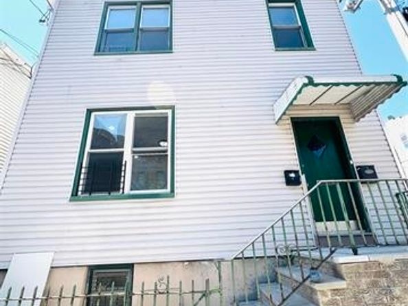 149 37th St, Union City NJ 07087