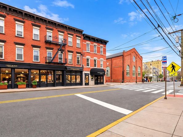 329 Palisade Ave 4, Jersey City NJ 07307
