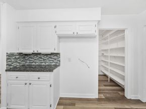 5127 W Bellfort Avenue, Houston TX 77035