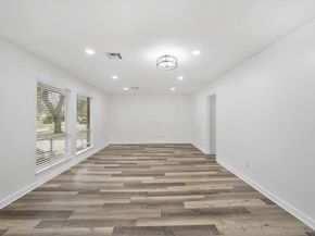 5127 W Bellfort Avenue, Houston TX 77035